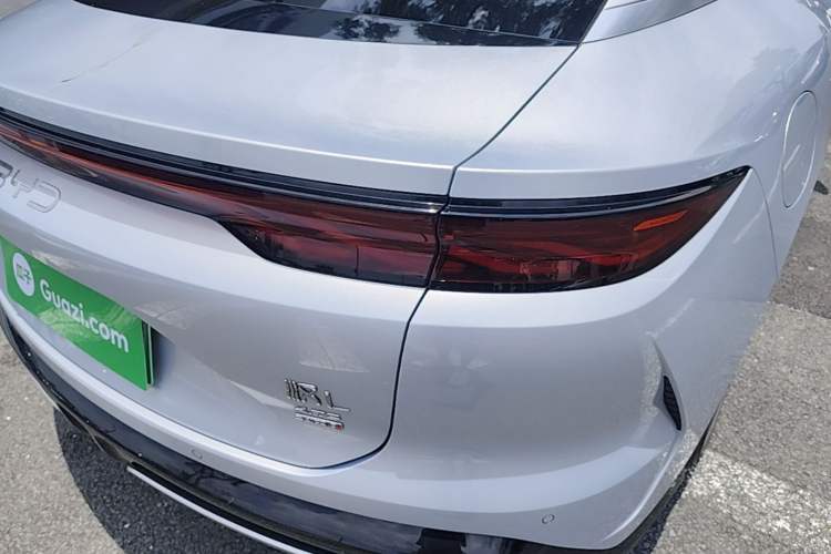 Used BYD Han L 2025 EV Four-Wheel Drive LiDAR Flagship Model Right Rear Taillight