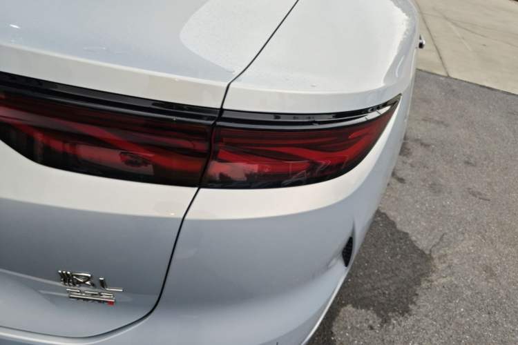 Used BYD Han L 2025 EV Four-Wheel Drive LiDAR Flagship Model Right Rear Taillight
