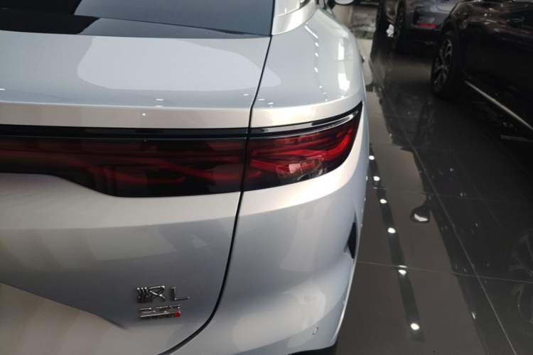 Used BYD Han L 2025 EV Four-Wheel Drive LiDAR Flagship Model Right Rear Taillight