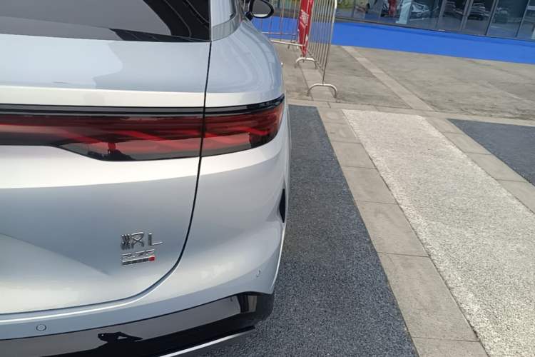 Used BYD Han L 2025 EV Four-Wheel Drive LiDAR Flagship Model Right Rear Taillight