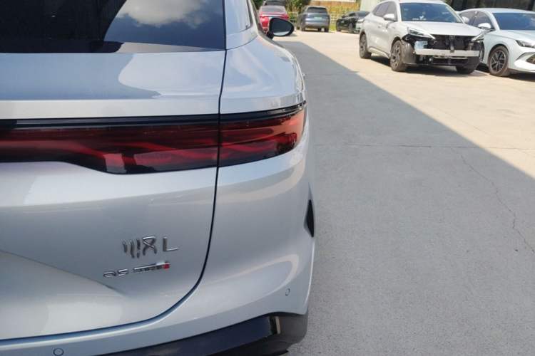 Used BYD Han L 2025 EV Four-Wheel Drive LiDAR Flagship Model Right Rear Taillight