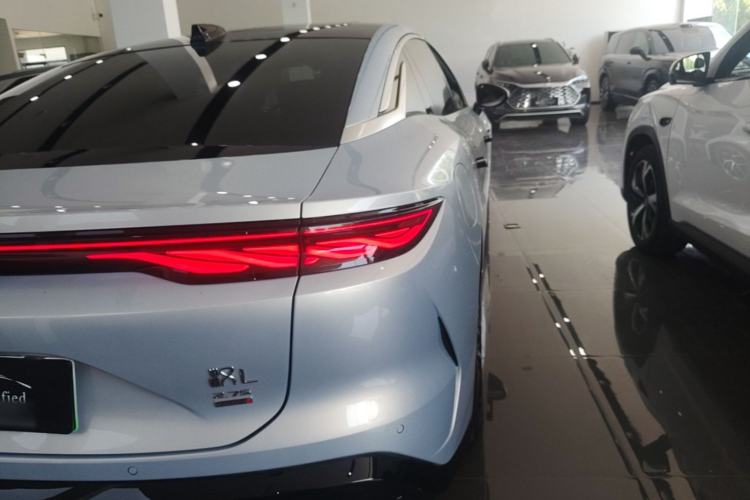 Used BYD Han L 2025 EV Four-Wheel Drive LiDAR Flagship Model Right Rear Taillight