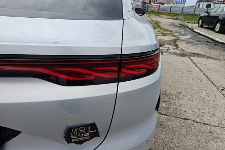 Used BYD Han L 2025 EV Four-Wheel Drive LiDAR Flagship Model Right Rear Taillight