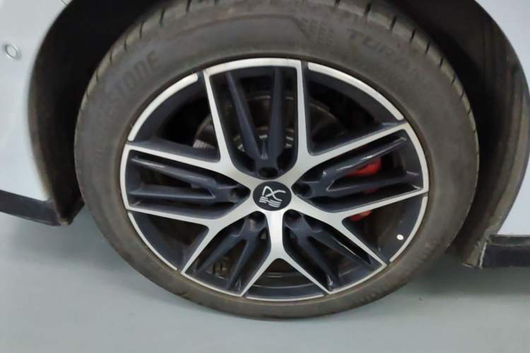 Used BYD Han L 2025 EV Four-Wheel Drive LiDAR Flagship Model Right Rear Wheel Hub