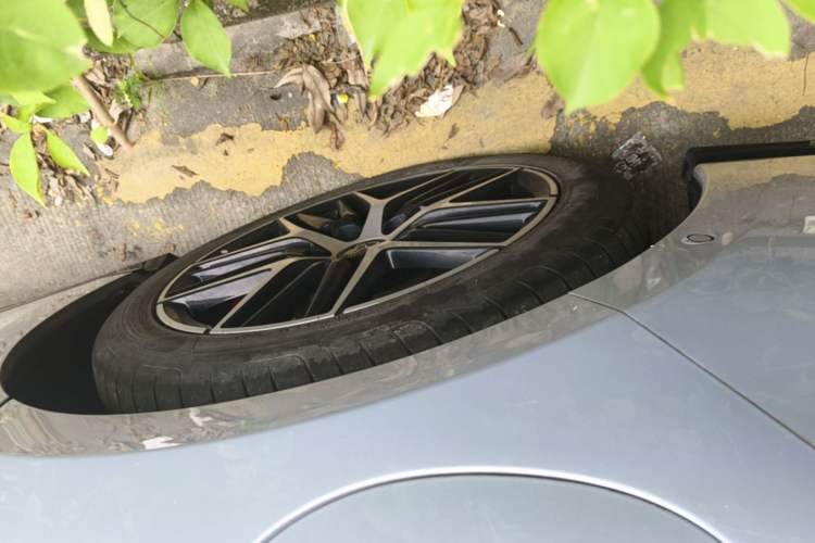 Used BYD Han L 2025 EV Four-Wheel Drive LiDAR Flagship Model Right Rear Wheel Hub