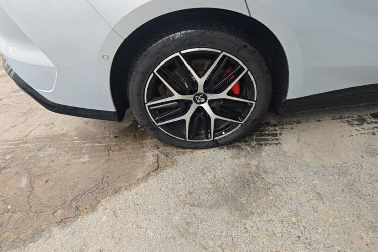 Used BYD Han L 2025 EV Four-Wheel Drive LiDAR Flagship Model Right Rear Wheel Hub