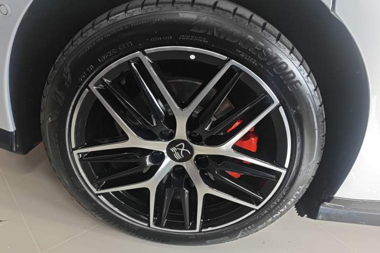 Used BYD Han L 2025 EV Four-Wheel Drive LiDAR Flagship Model Right Rear Wheel Hub