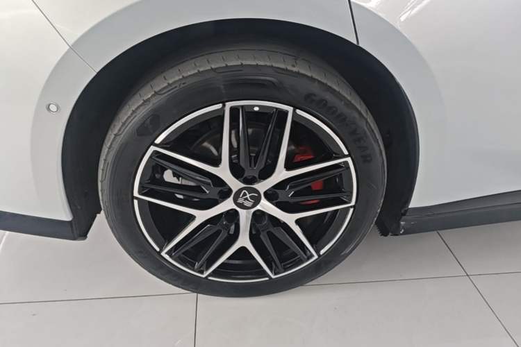 Used BYD Han L 2025 EV Four-Wheel Drive LiDAR Flagship Model Right Rear Wheel Hub