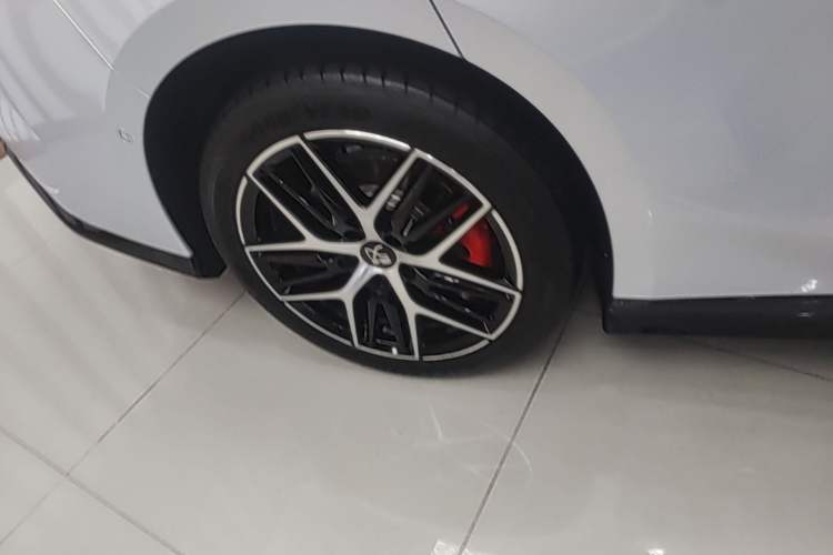 Used BYD Han L 2025 EV Four-Wheel Drive LiDAR Flagship Model Right Rear Wheel Hub