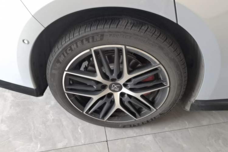 Used BYD Han L 2025 EV Four-Wheel Drive LiDAR Flagship Model Right Rear Wheel Hub