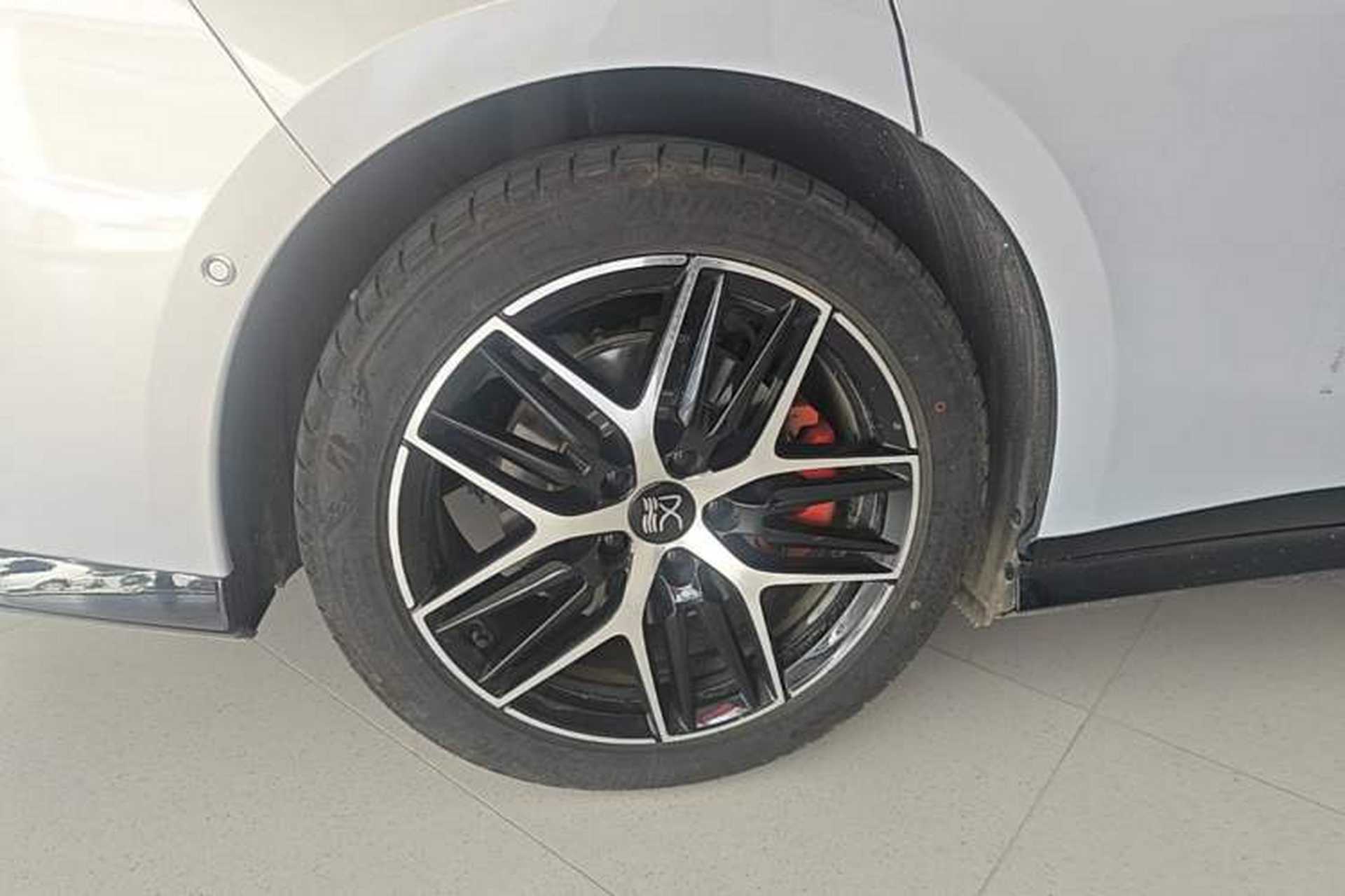 Used BYD Han L 2025 EV Four-Wheel Drive LiDAR Flagship Model Right Rear Wheel Hub