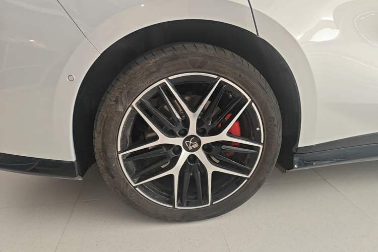 Used BYD Han L 2025 EV Four-Wheel Drive LiDAR Flagship Model Right Rear Wheel Hub