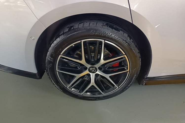 Used BYD Han L 2025 EV Four-Wheel Drive LiDAR Flagship Model Right Rear Wheel Hub