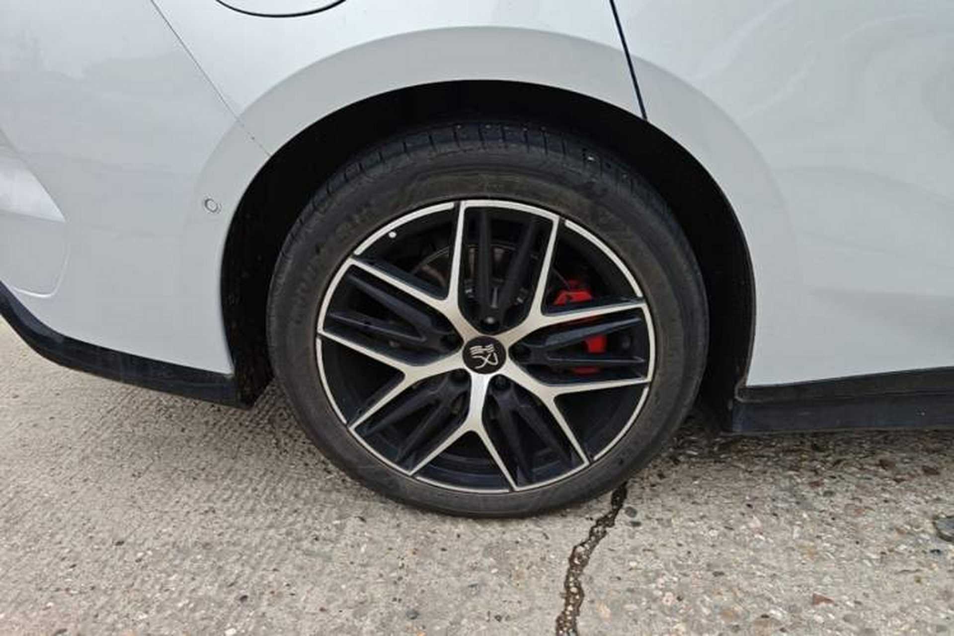 Used BYD Han L 2025 EV Four-Wheel Drive LiDAR Flagship Model Right Rear Wheel Hub