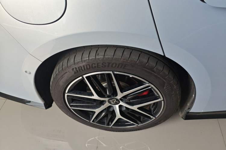 Used BYD Han L 2025 EV Four-Wheel Drive LiDAR Flagship Model Right Rear Wheel Hub
