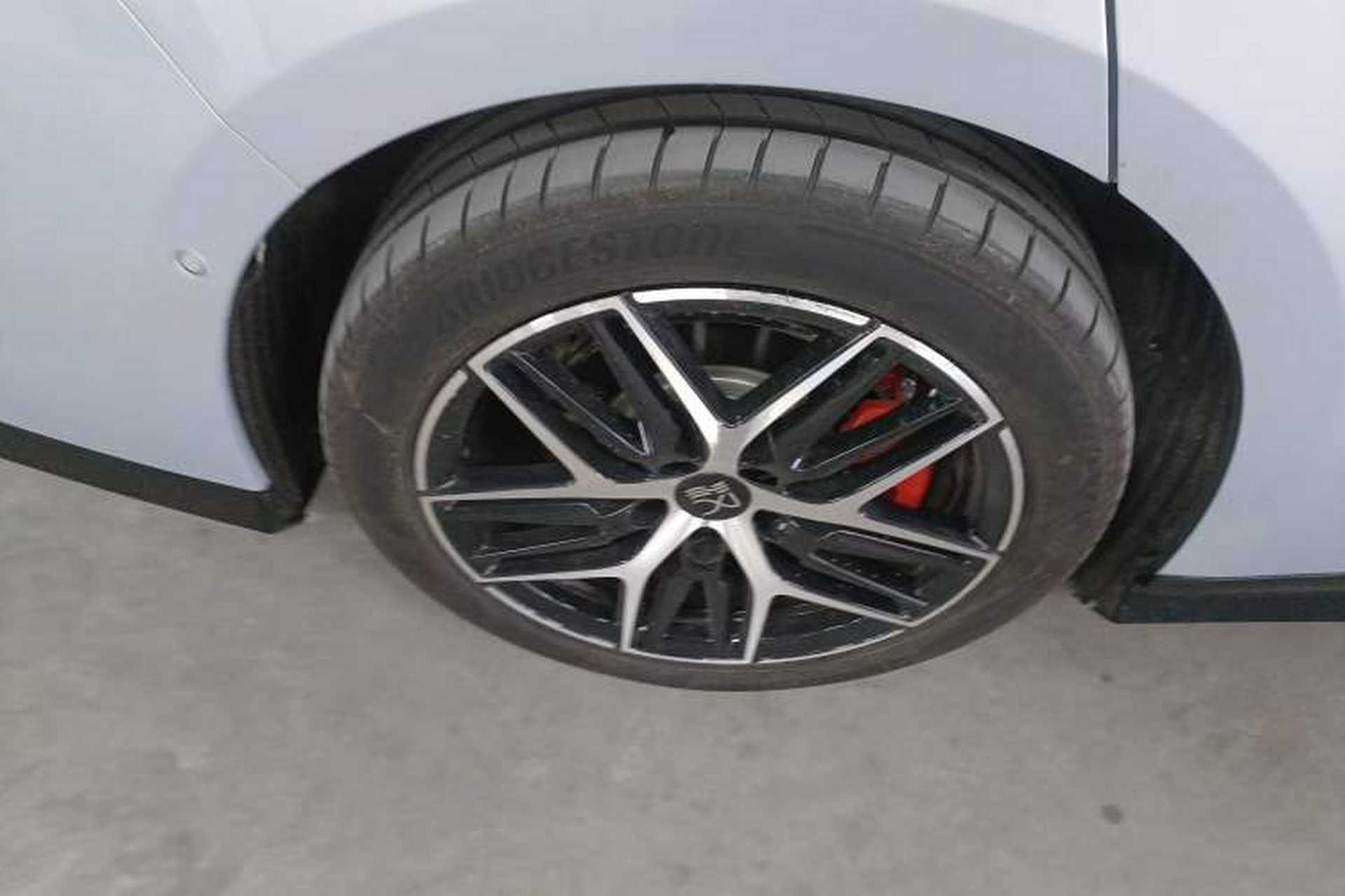 Used BYD Han L 2025 EV Four-Wheel Drive LiDAR Flagship Model Right Rear Wheel Hub