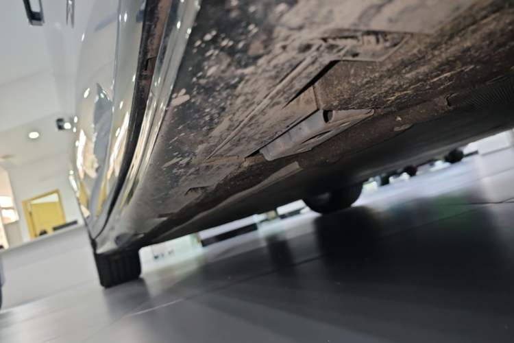 Used BYD Han L 2025 EV Four-Wheel Drive LiDAR Flagship Model Right Side Sill