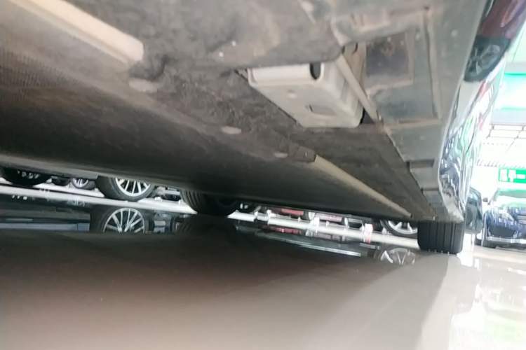 Used BYD Han L 2025 EV 701 km LiDAR Flagship Edition Right Side Sill