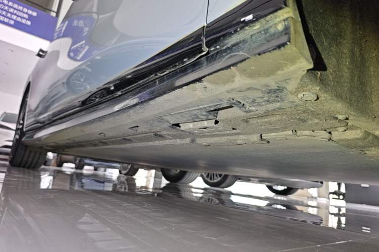 Used BYD Han L 2025 EV Four-Wheel Drive LiDAR Flagship Model Right Side Sill