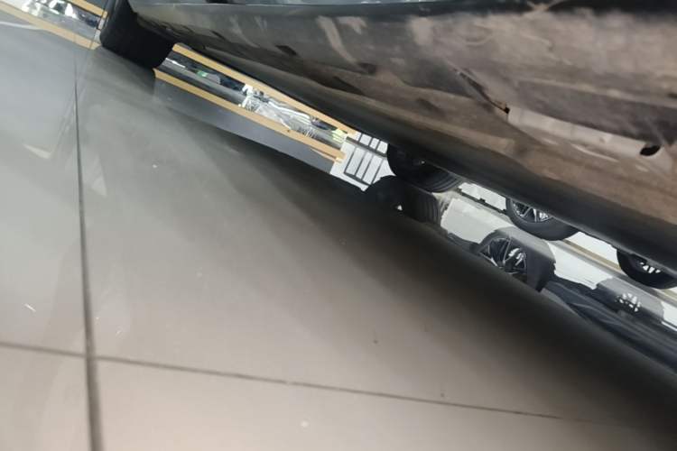 Used BYD Han L 2025 EV Four-Wheel Drive LiDAR Flagship Model Right Side Sill