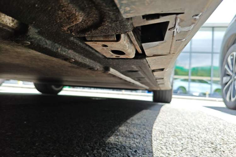 Used BYD Han L 2025 EV Four-Wheel Drive LiDAR Flagship Model Right Side Sill