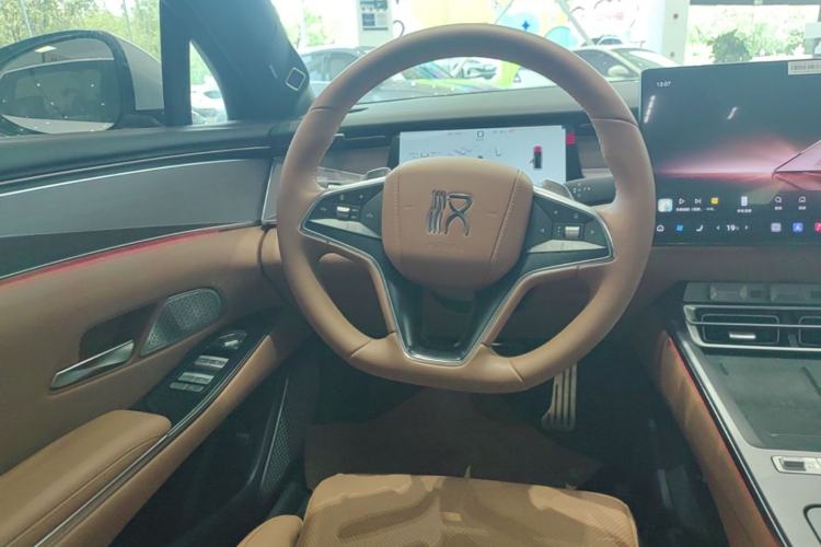 Used BYD Han L 2025 EV Four-Wheel Drive LiDAR Flagship Model Steering Wheel