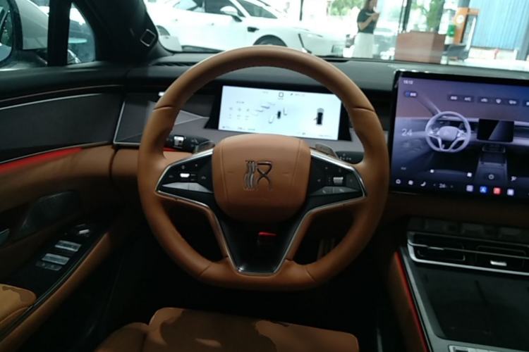 Used BYD Han L 2025 EV Four-Wheel Drive LiDAR Flagship Model Steering Wheel