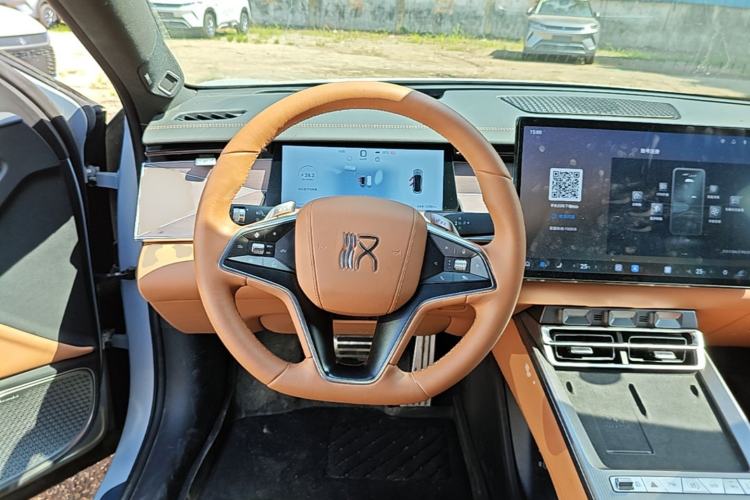 Used BYD Han L 2025 EV Four-Wheel Drive LiDAR Flagship Model Steering Wheel