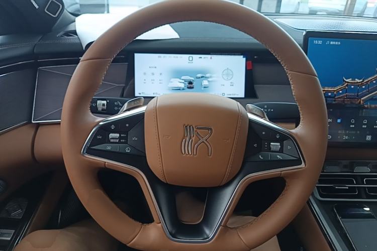 Used BYD Han L 2025 EV Four-Wheel Drive LiDAR Flagship Model Steering Wheel