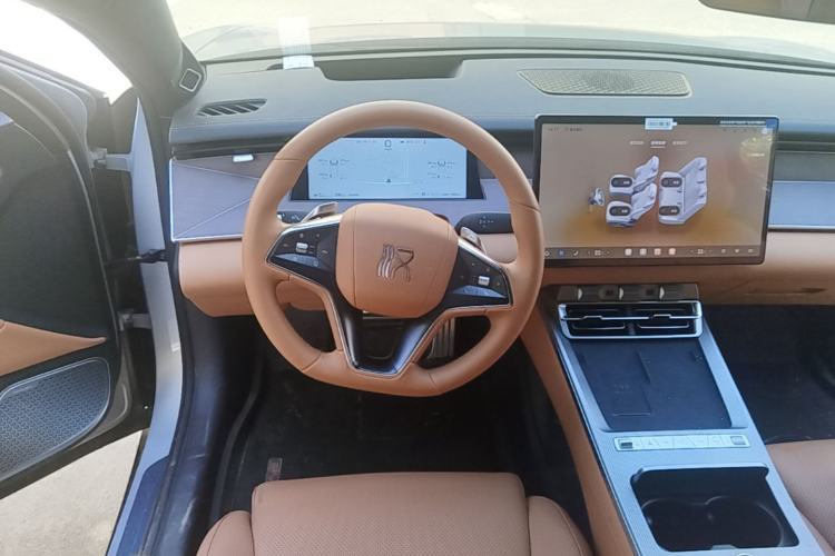 Used BYD Han L 2025 EV Four-Wheel Drive LiDAR Flagship Model Steering Wheel