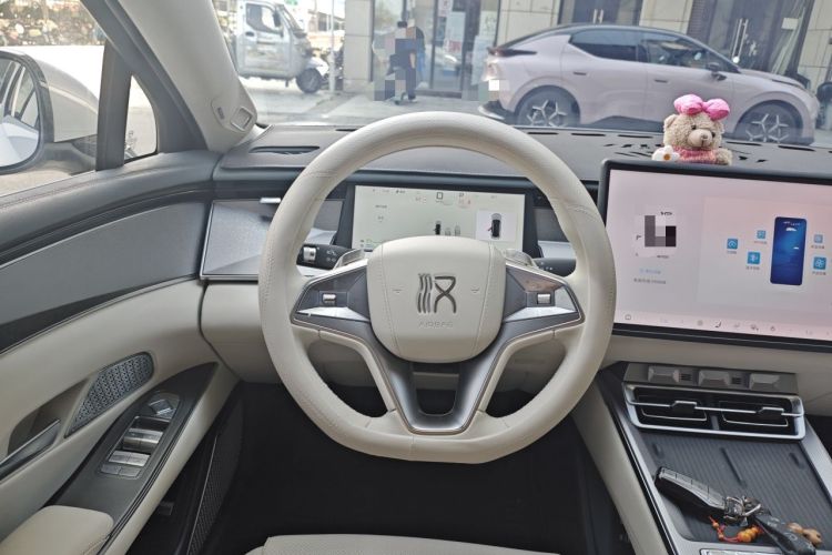 Used BYD Han L 2025 DM-i 200KM LiDAR Luxury Model Steering Wheel