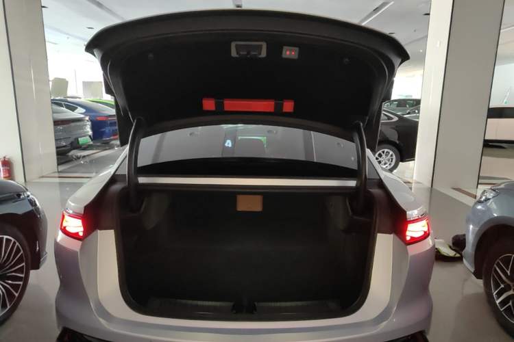 Used BYD Han L 2025 EV Four-Wheel Drive LiDAR Flagship Model Trunk