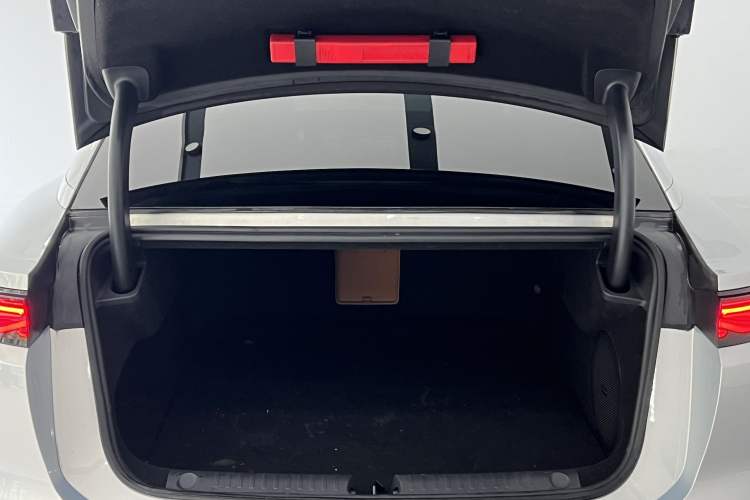 Used BYD Han L 2025 EV Four-Wheel Drive LiDAR Flagship Model Trunk