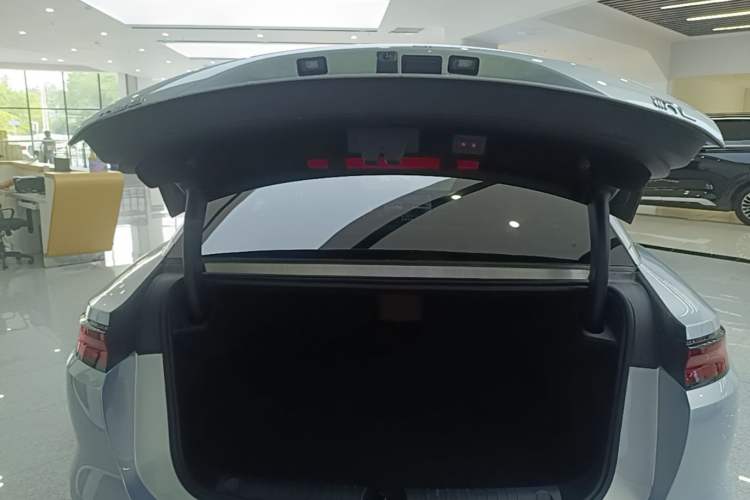 Used BYD Han L 2025 EV Four-Wheel Drive LiDAR Flagship Model Trunk
