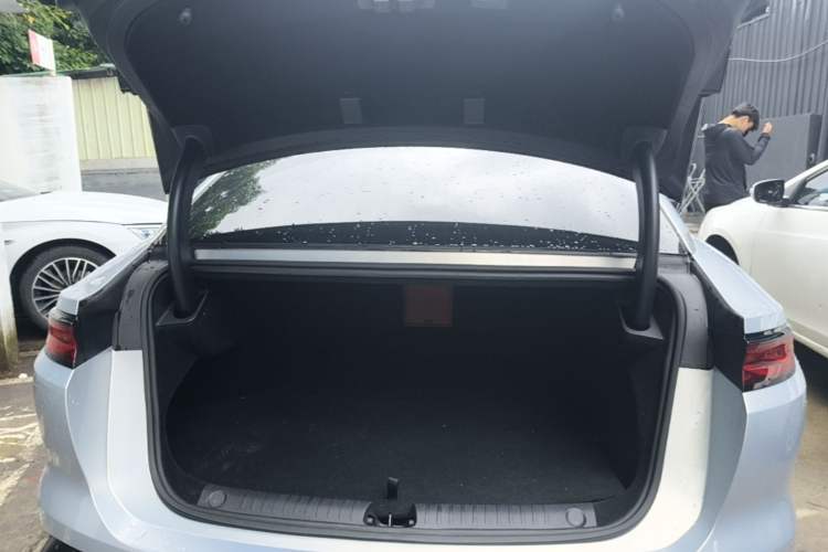 Used BYD Han L 2025 EV Four-Wheel Drive LiDAR Flagship Model Trunk