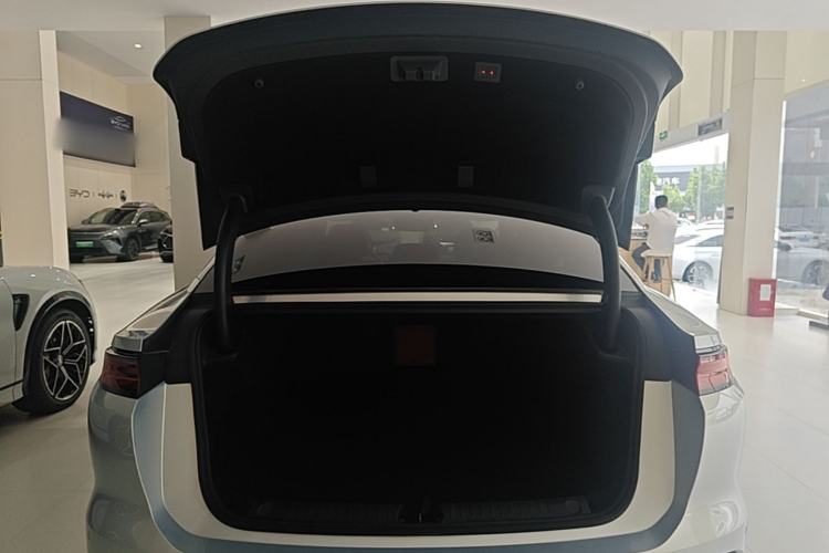 Used BYD Han L 2025 EV Four-Wheel Drive LiDAR Flagship Model Trunk