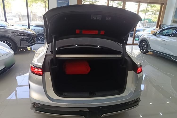 Used BYD Han L 2025 EV Four-Wheel Drive LiDAR Flagship Model Trunk