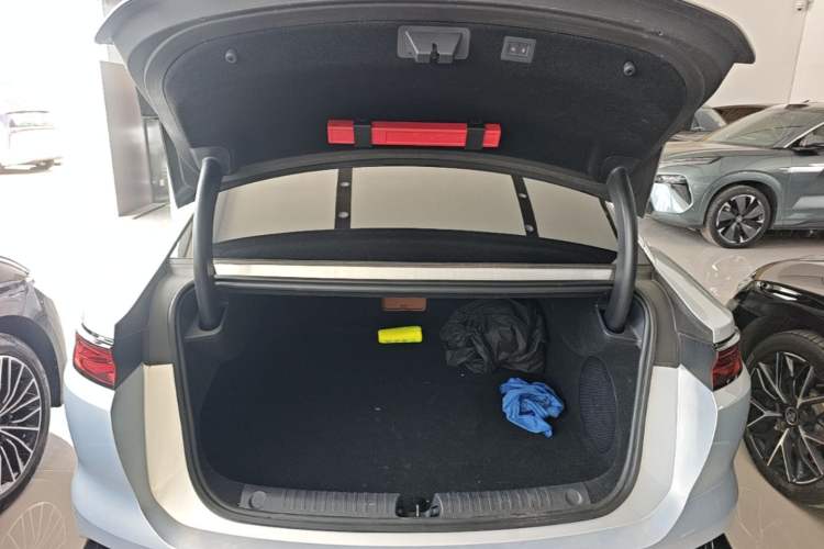 Used BYD Han L 2025 EV Four-Wheel Drive LiDAR Flagship Model Trunk