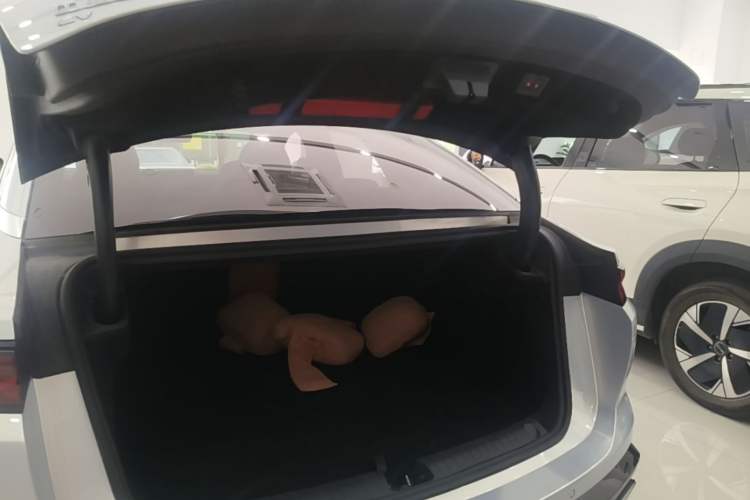 Used BYD Han L 2025 EV Four-Wheel Drive LiDAR Flagship Model Trunk