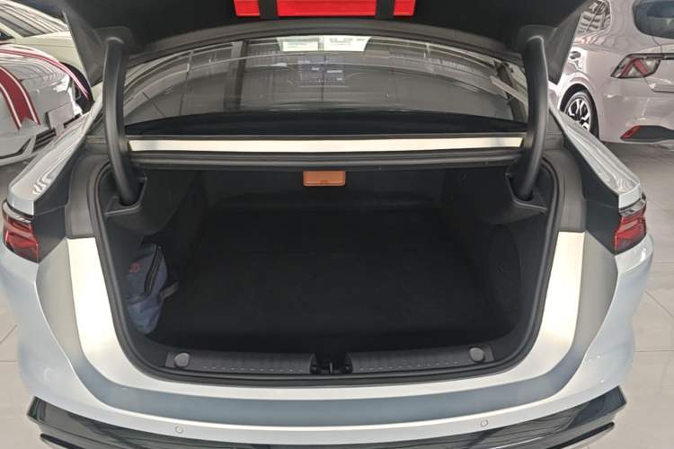 Used BYD Han L 2025 EV Four-Wheel Drive LiDAR Flagship Model Trunk