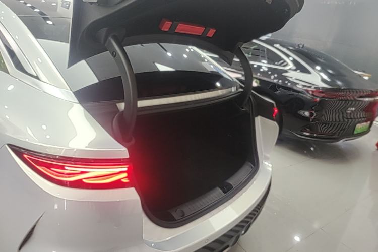 Used BYD Han L 2025 EV Four-Wheel Drive LiDAR Flagship Model Trunk