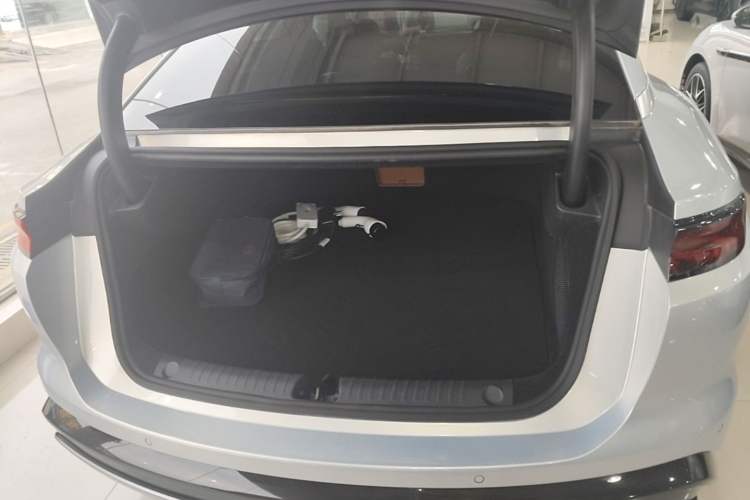 Used BYD Han L 2025 EV Four-Wheel Drive LiDAR Flagship Model Trunk