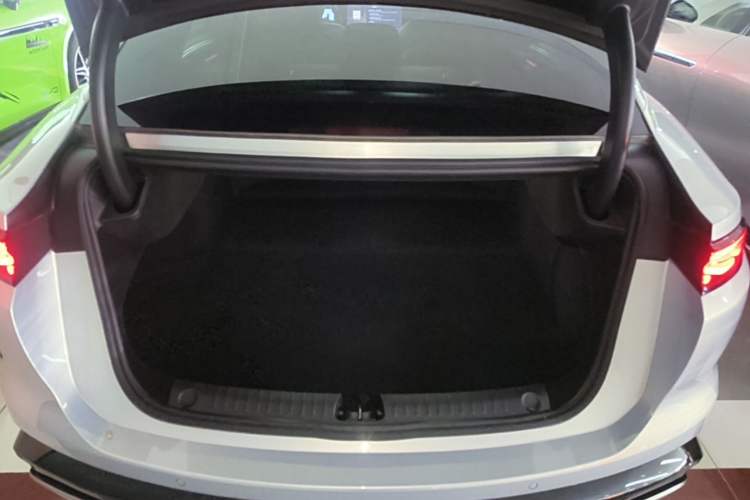 Used BYD Han L 2025 EV Four-Wheel Drive LiDAR Flagship Model Trunk