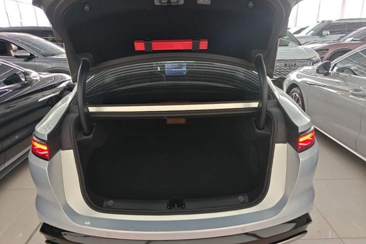 Used BYD Han L 2025 EV Four-Wheel Drive LiDAR Flagship Model Trunk