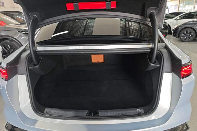 Used BYD Han L 2025 EV 701KM LiDAR Deluxe Edition Trunk