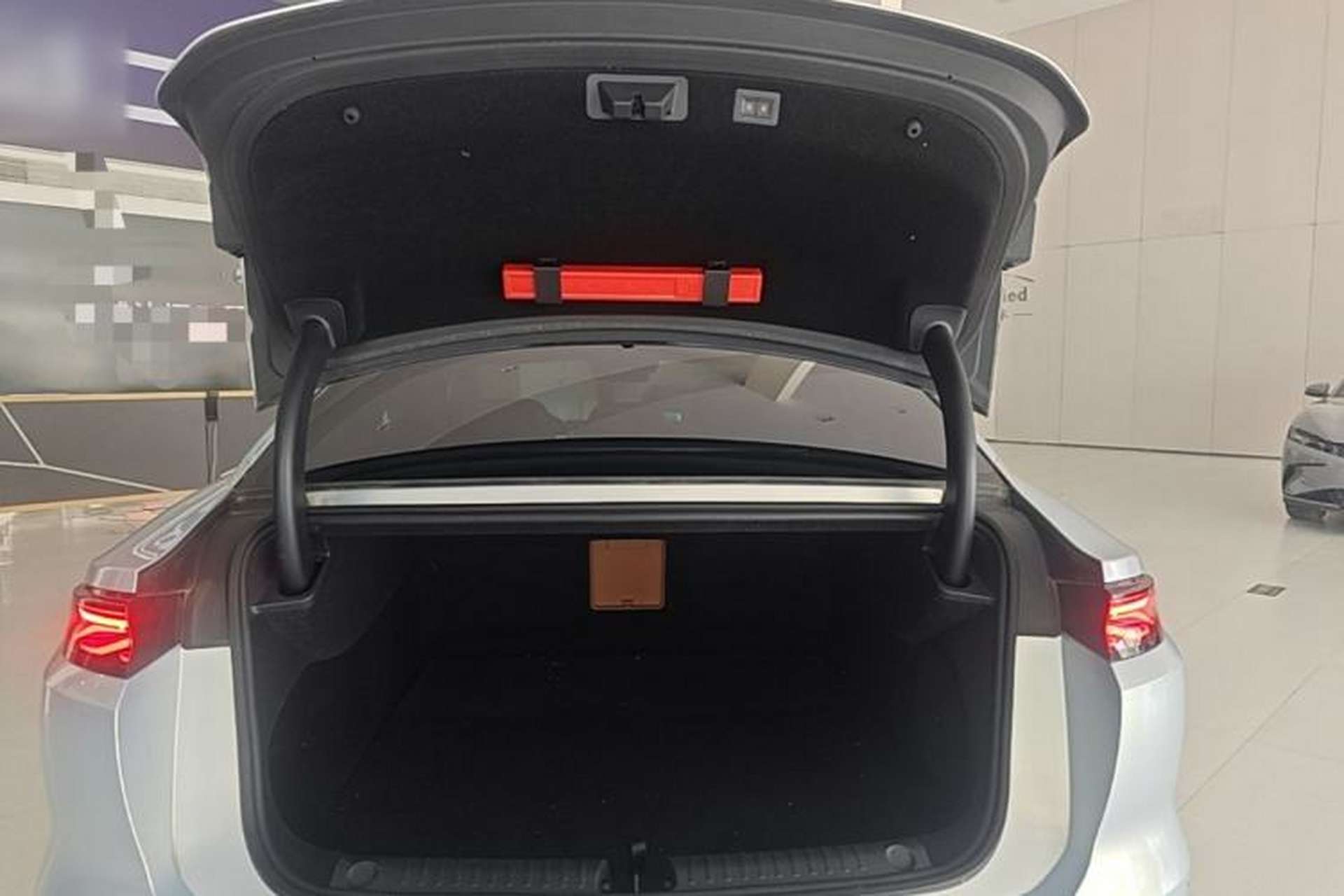 Used BYD Han L 2025 EV Four-Wheel Drive LiDAR Flagship Model Trunk