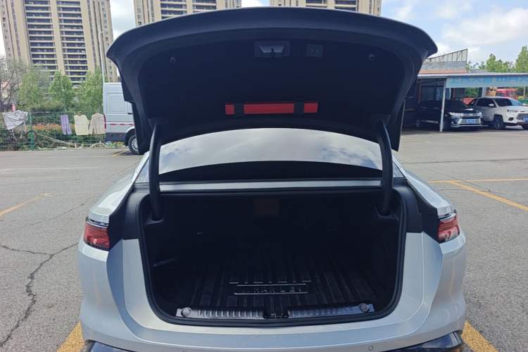 Used BYD Han L 2025 EV Four-Wheel Drive LiDAR Flagship Model Trunk
