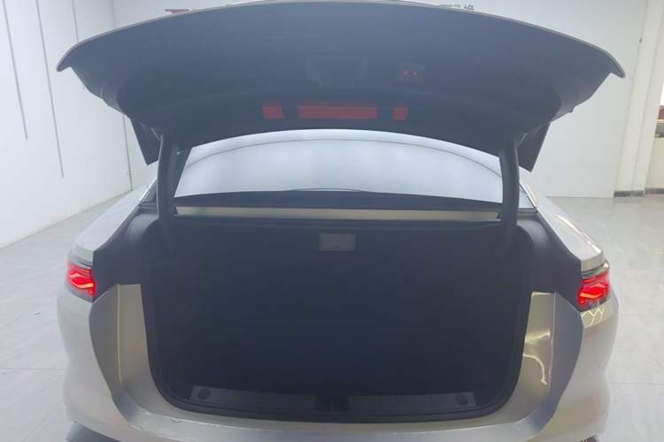 Used BYD Han L 2025 DM-i 200km LiDAR Flagship Model Trunk
