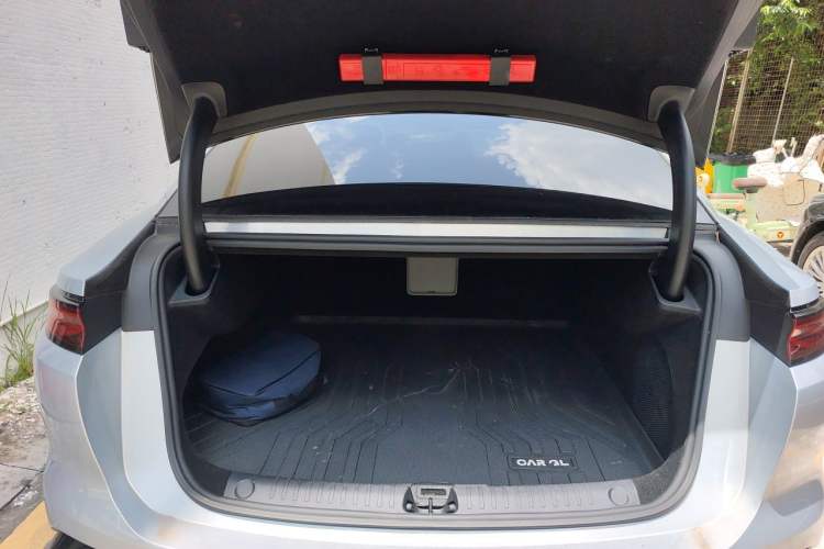 Used BYD Han L 2025 EV 701KM LiDAR Deluxe Edition Trunk