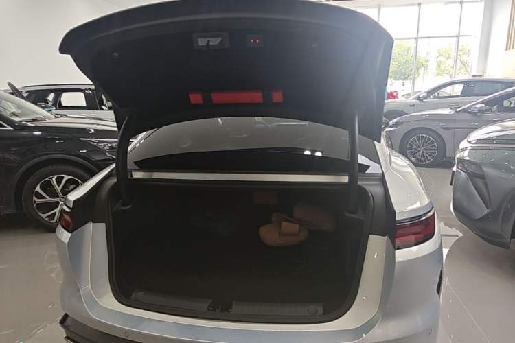 Used BYD Han L 2025 EV Four-Wheel Drive LiDAR Flagship Model Trunk